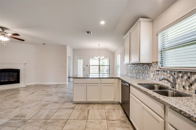 1211 Freestone Drive, Melissa, TX 75454