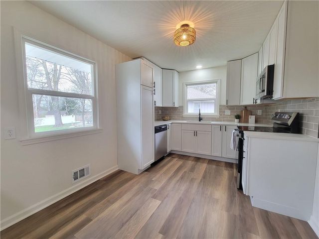 10413 E 65th Street, Raytown, MO 64133