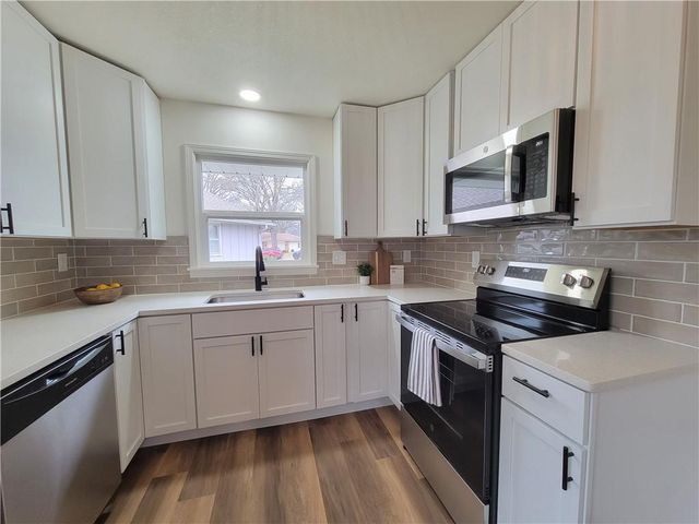 10413 E 65th Street, Raytown, MO 64133