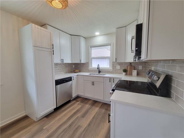 10413 E 65th Street, Raytown, MO 64133