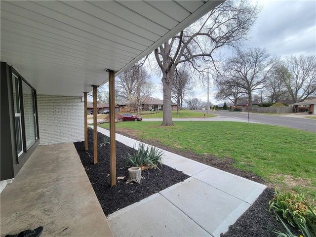 10413 E 65th Street, Raytown, MO 64133