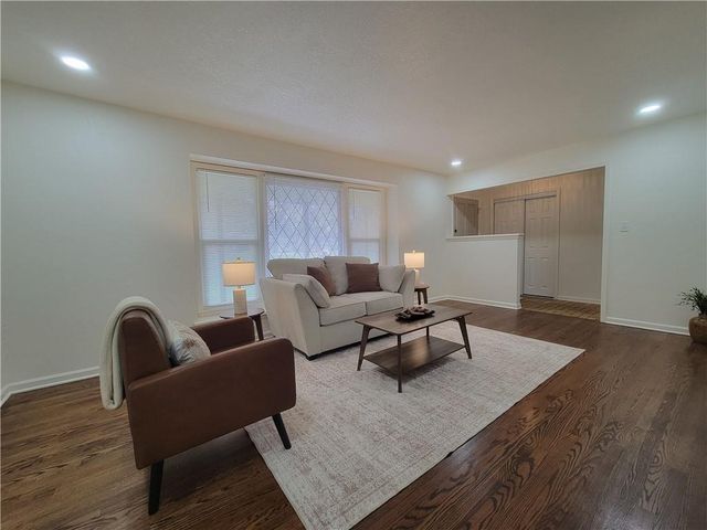 10413 E 65th Street, Raytown, MO 64133