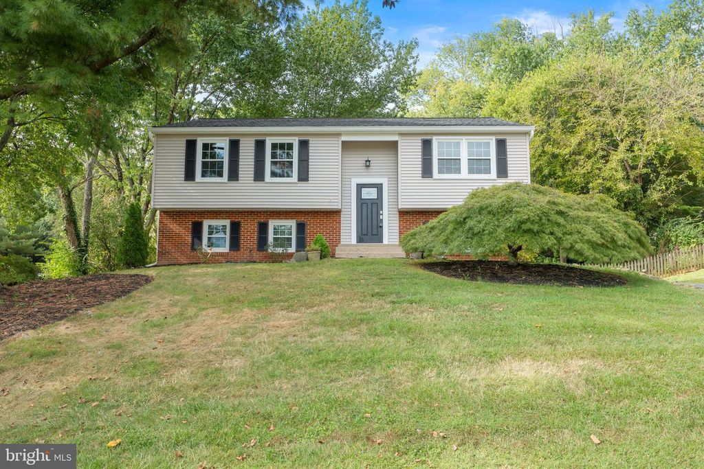 6230 HIDDEN CANYON RD, Centreville, VA 20120