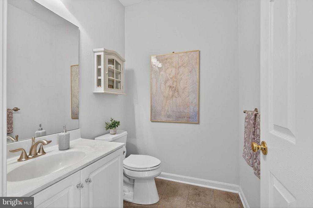 Image 13 of property listing at 3303 LYNCREST CT, Burtonsville, MD 20866