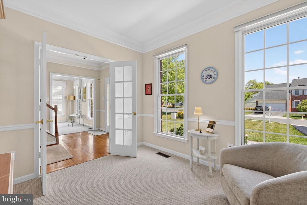 Image 14 of property listing at 3303 LYNCREST CT, Burtonsville, MD 20866