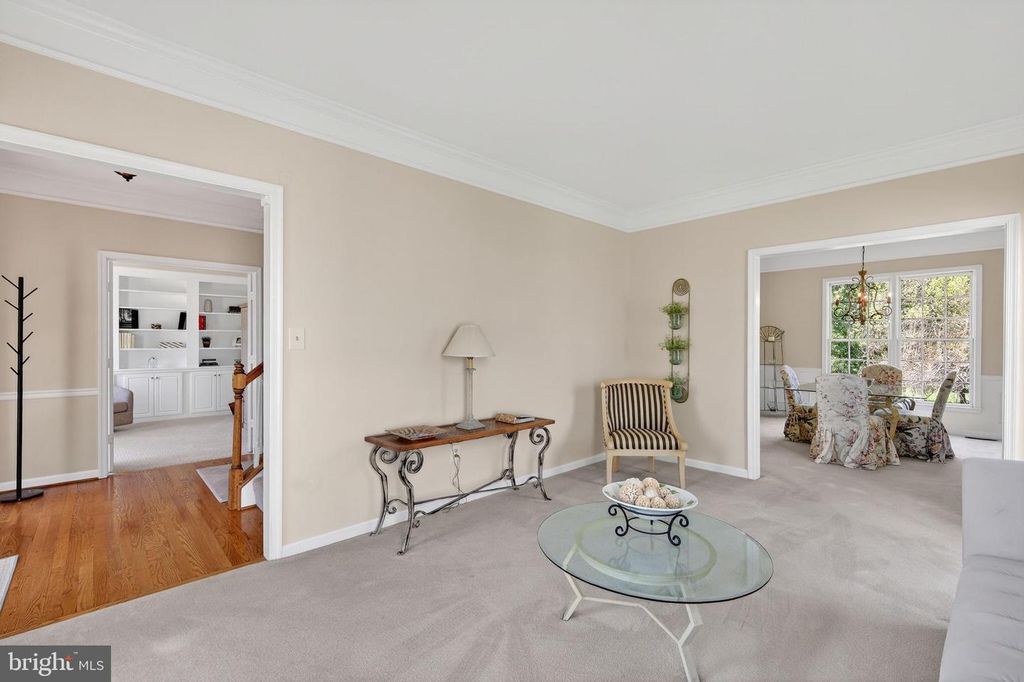 Image 15 of property listing at 3303 LYNCREST CT, Burtonsville, MD 20866