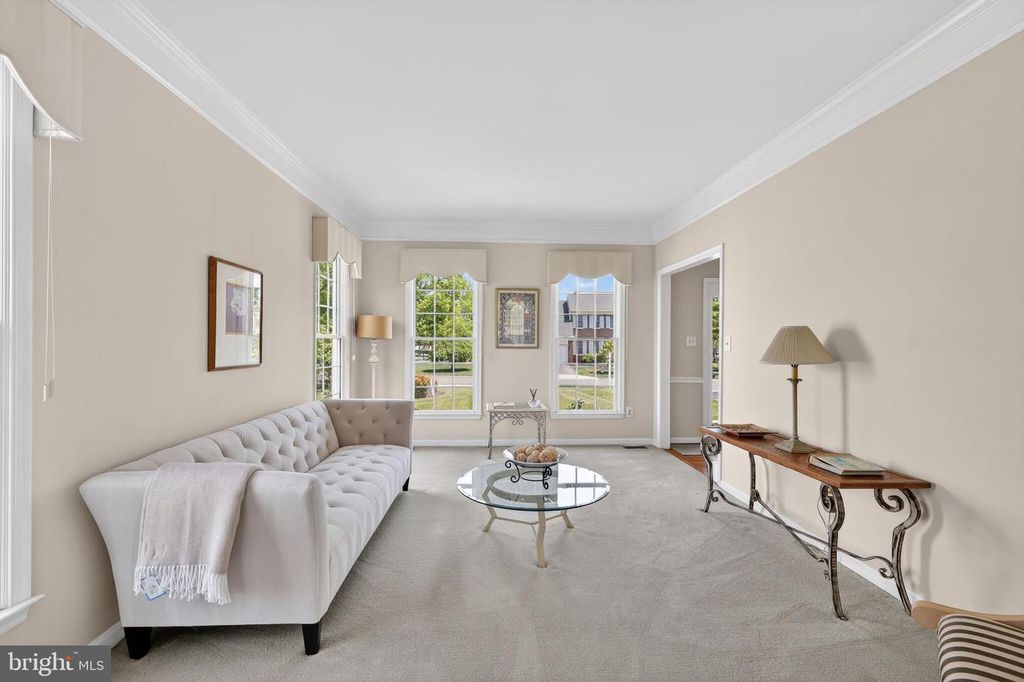 Image 16 of property listing at 3303 LYNCREST CT, Burtonsville, MD 20866