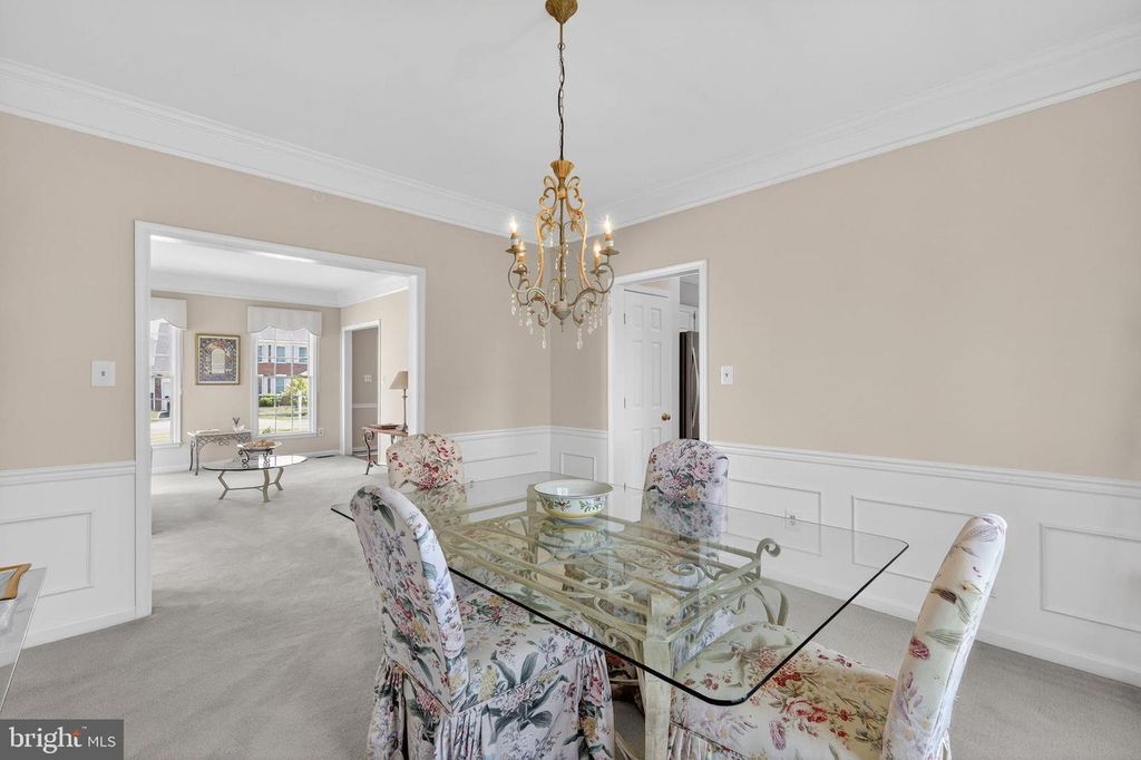 Image 17 of property listing at 3303 LYNCREST CT, Burtonsville, MD 20866