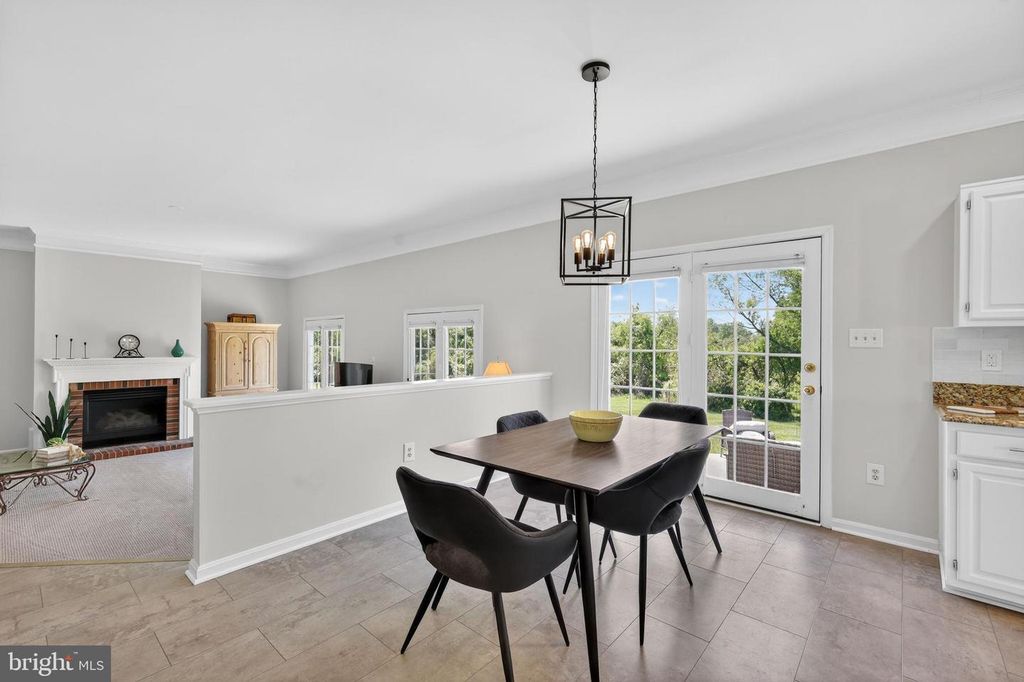 Image 24 of property listing at 3303 LYNCREST CT, Burtonsville, MD 20866