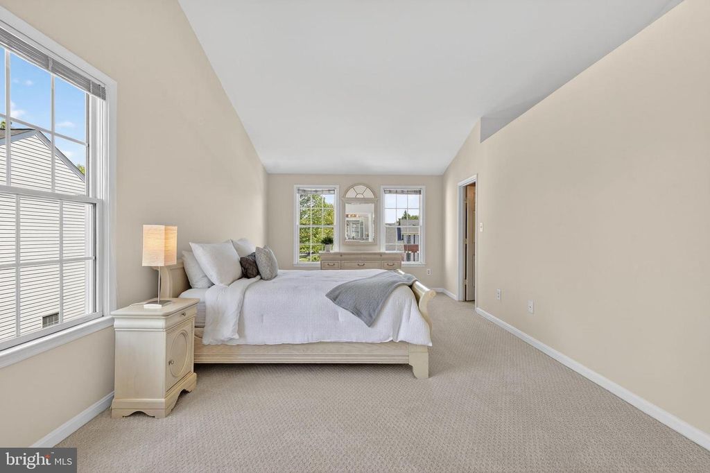 Image 29 of property listing at 3303 LYNCREST CT, Burtonsville, MD 20866