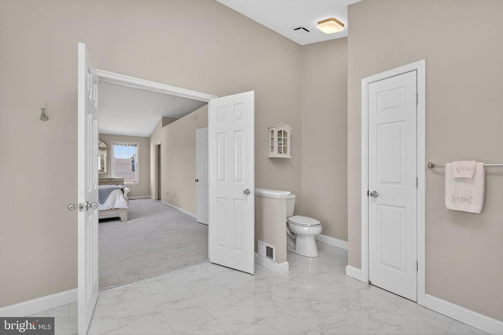 Image 31 of property listing at 3303 LYNCREST CT, Burtonsville, MD 20866