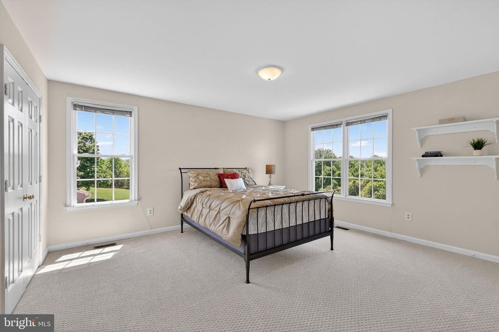 Image 38 of property listing at 3303 LYNCREST CT, Burtonsville, MD 20866