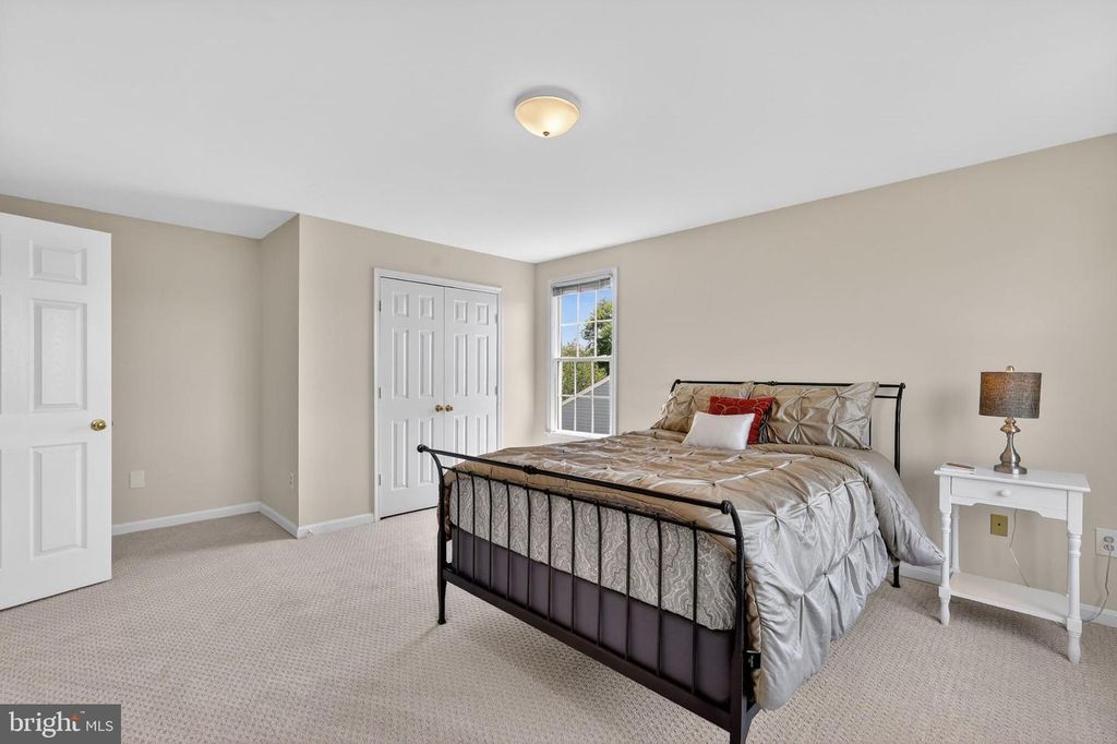 Image 39 of property listing at 3303 LYNCREST CT, Burtonsville, MD 20866