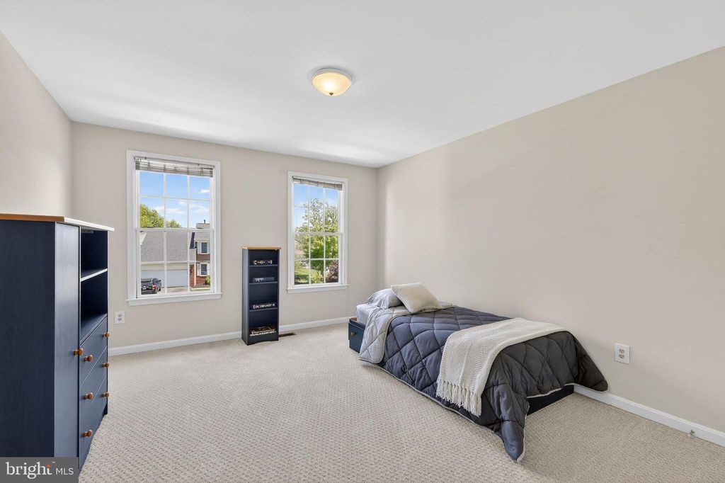 Image 41 of property listing at 3303 LYNCREST CT, Burtonsville, MD 20866