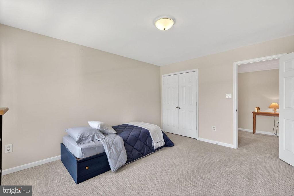 Image 42 of property listing at 3303 LYNCREST CT, Burtonsville, MD 20866
