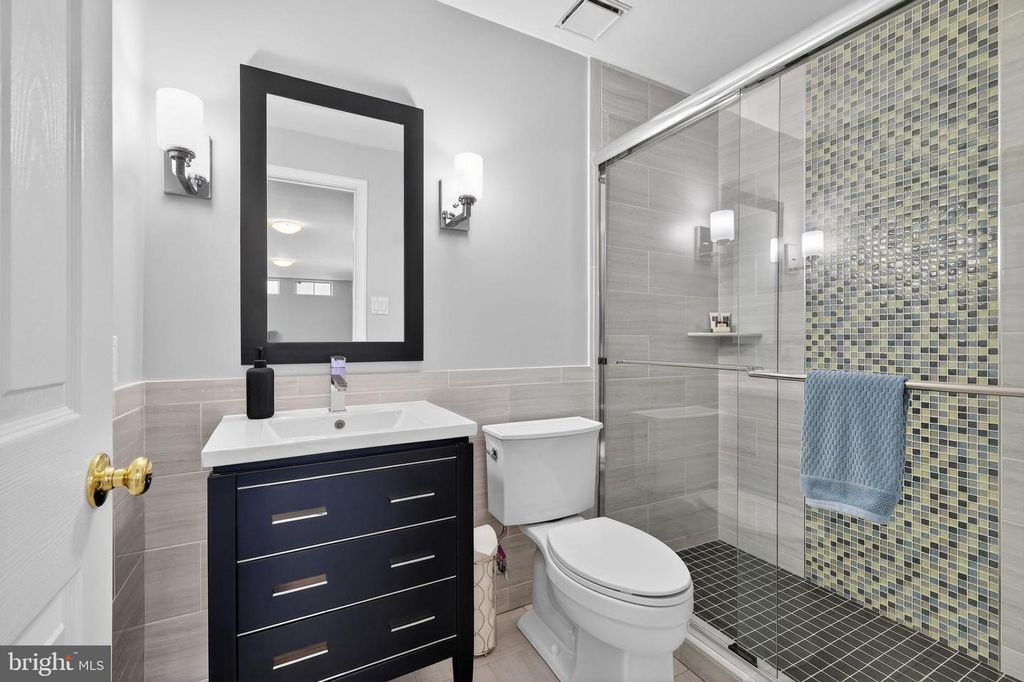 Image 49 of property listing at 3303 LYNCREST CT, Burtonsville, MD 20866