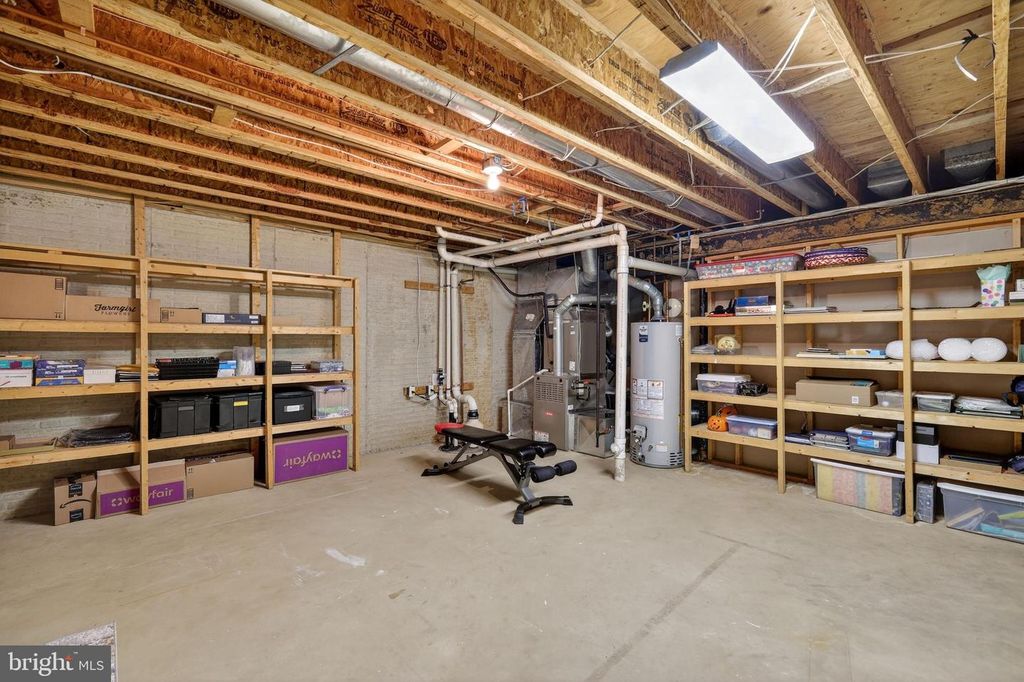 Image 50 of property listing at 3303 LYNCREST CT, Burtonsville, MD 20866