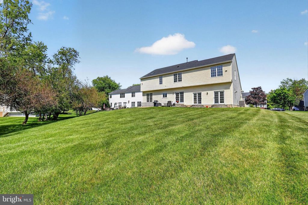 Image 54 of property listing at 3303 LYNCREST CT, Burtonsville, MD 20866