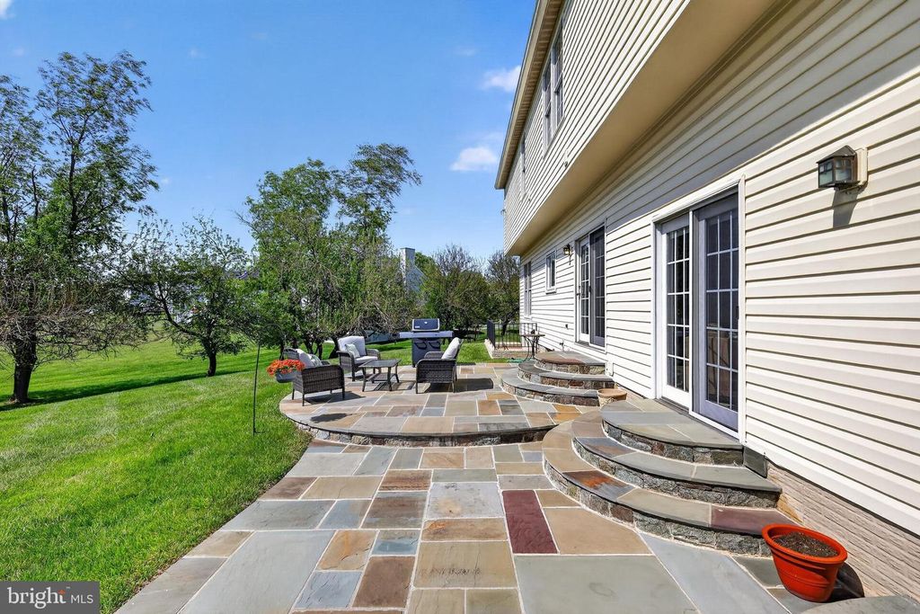Image 57 of property listing at 3303 LYNCREST CT, Burtonsville, MD 20866