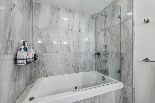 1000 Venetian Way 708, Miami, FL 33139