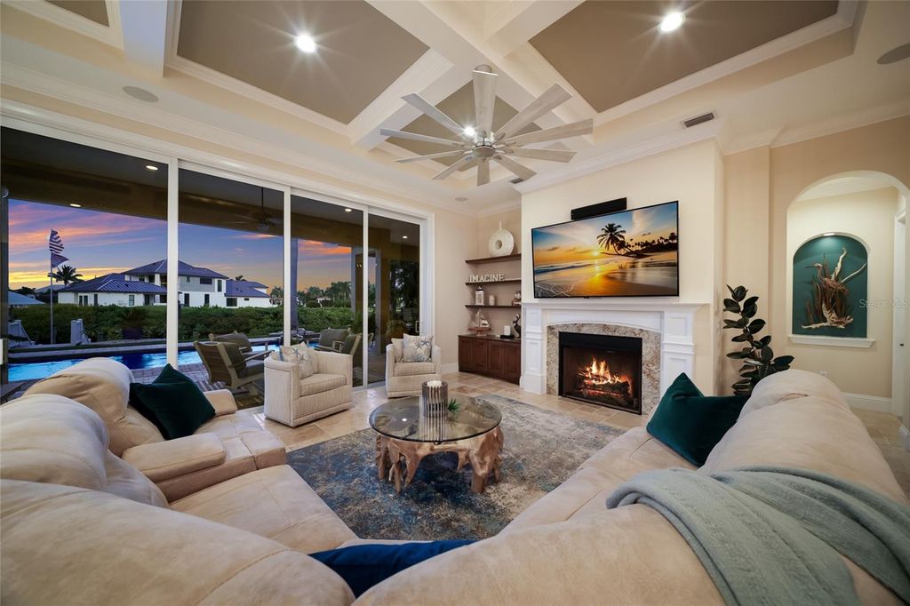 Image 11 of property listing at 613 REGATTA WAY, Bradenton, FL 34208