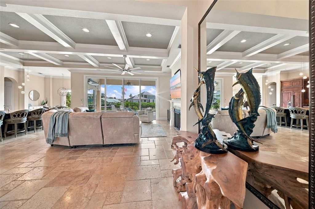 Image 13 of property listing at 613 REGATTA WAY, Bradenton, FL 34208