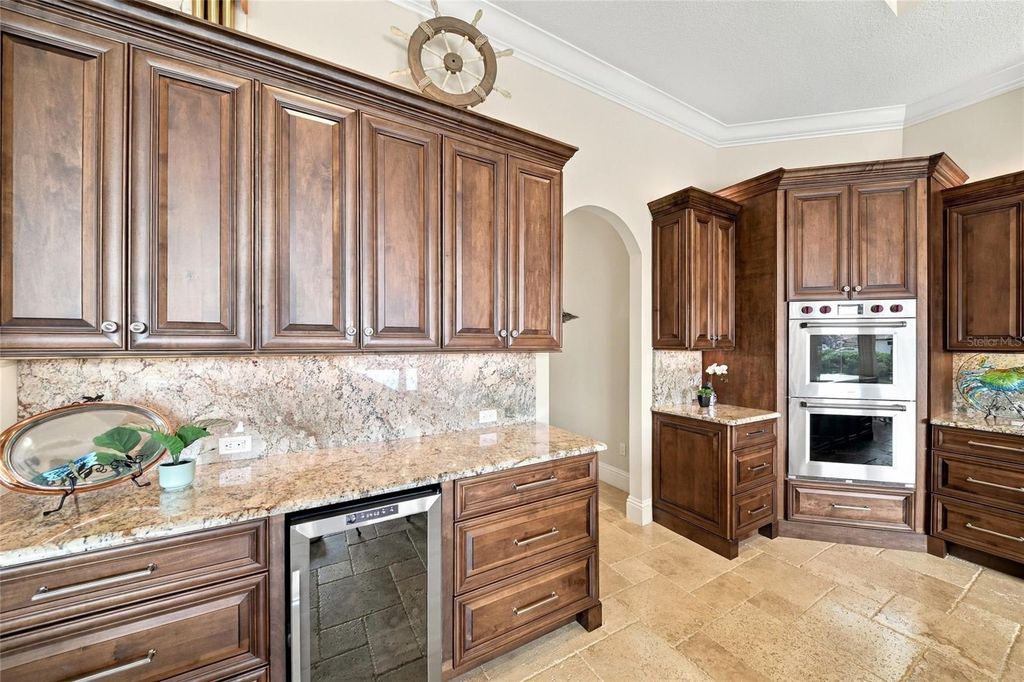 Image 16 of property listing at 613 REGATTA WAY, Bradenton, FL 34208