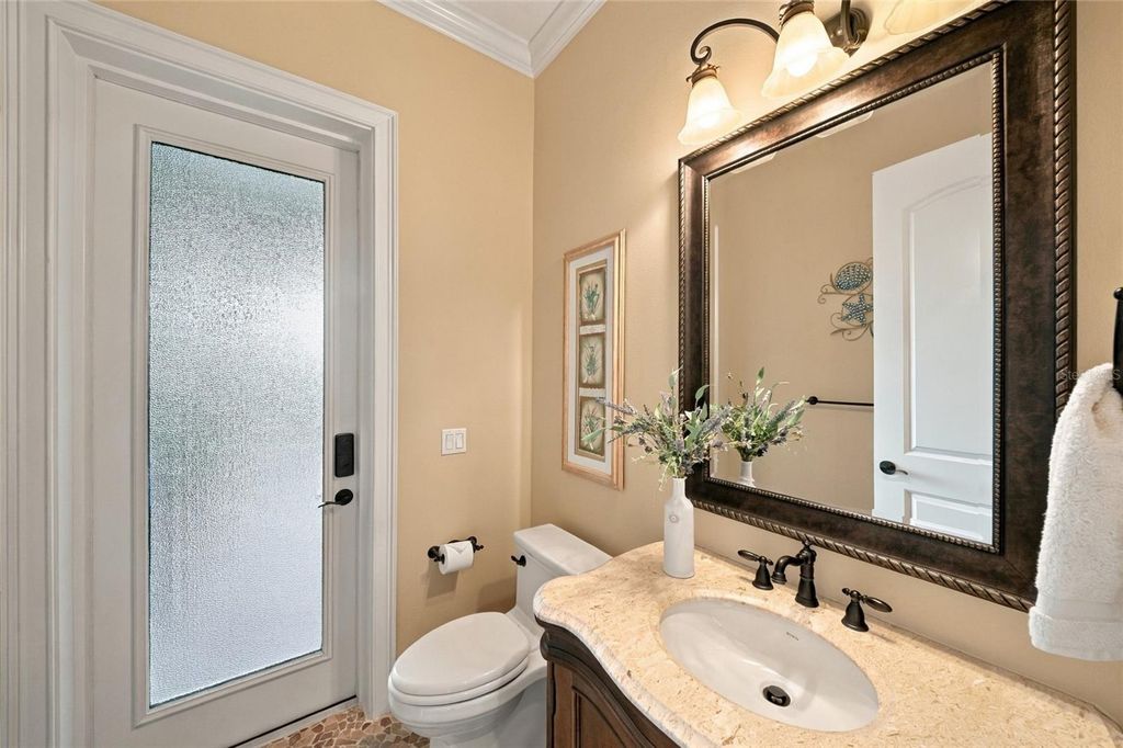 Image 25 of property listing at 613 REGATTA WAY, Bradenton, FL 34208