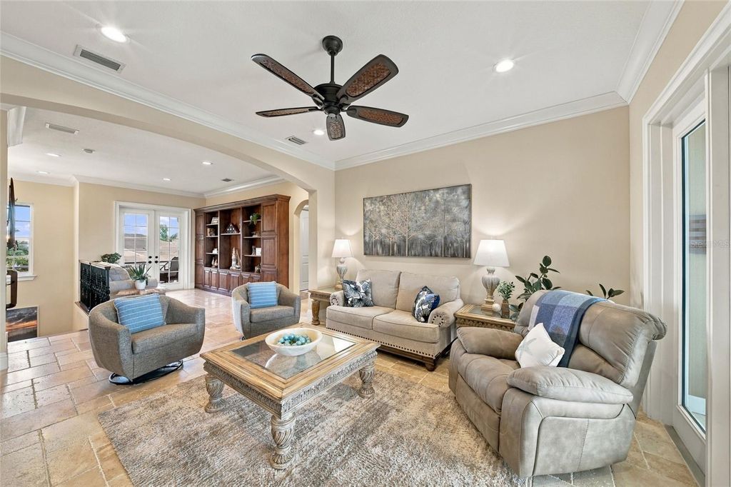 Image 34 of property listing at 613 REGATTA WAY, Bradenton, FL 34208