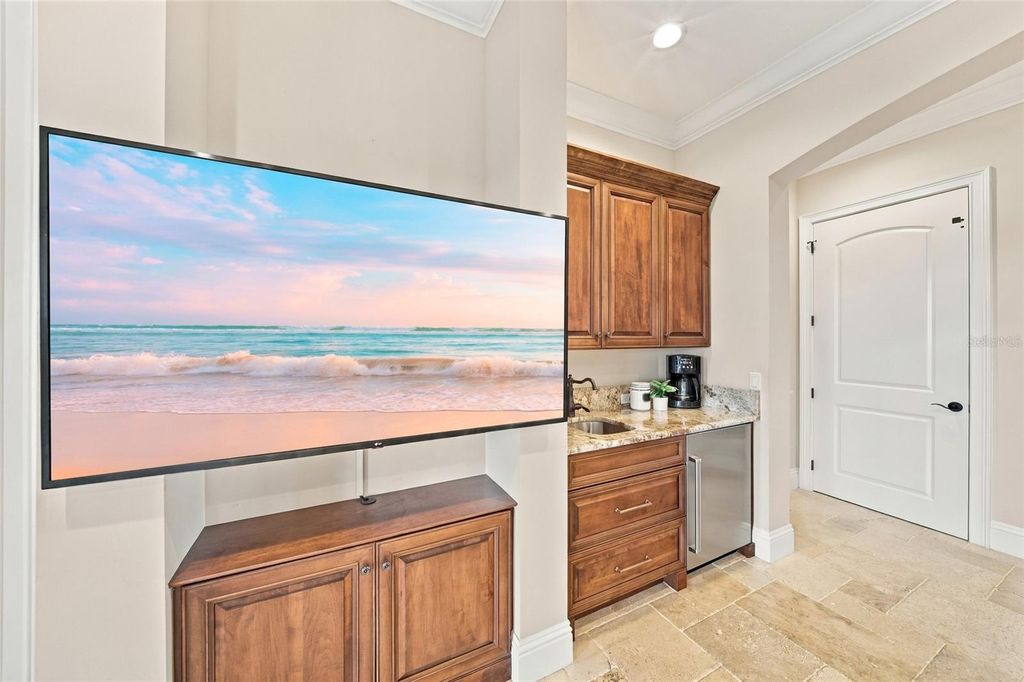 Image 36 of property listing at 613 REGATTA WAY, Bradenton, FL 34208