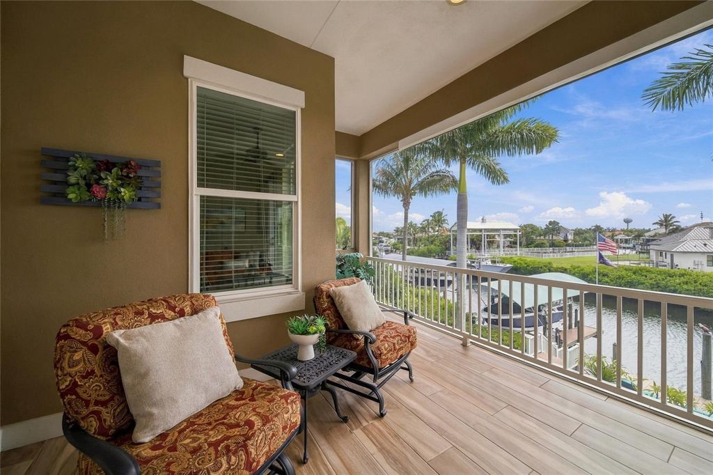 Image 38 of property listing at 613 REGATTA WAY, Bradenton, FL 34208