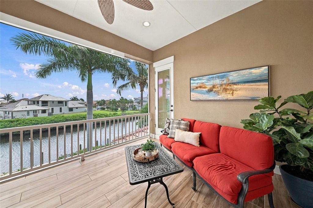 Image 39 of property listing at 613 REGATTA WAY, Bradenton, FL 34208