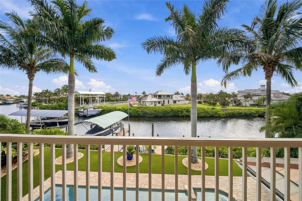 Image 40 of property listing at 613 REGATTA WAY, Bradenton, FL 34208