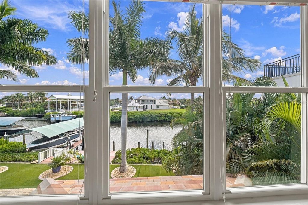 Image 43 of property listing at 613 REGATTA WAY, Bradenton, FL 34208