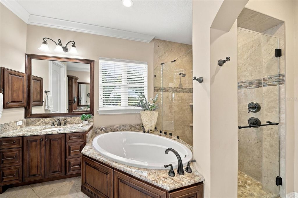 Image 45 of property listing at 613 REGATTA WAY, Bradenton, FL 34208