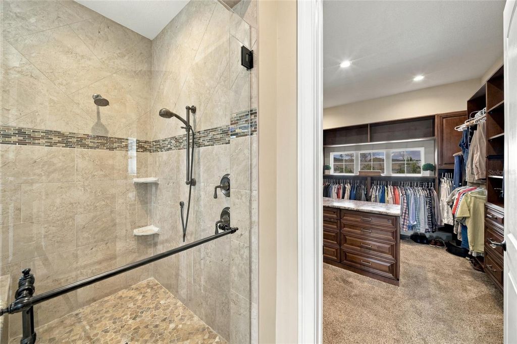 Image 46 of property listing at 613 REGATTA WAY, Bradenton, FL 34208