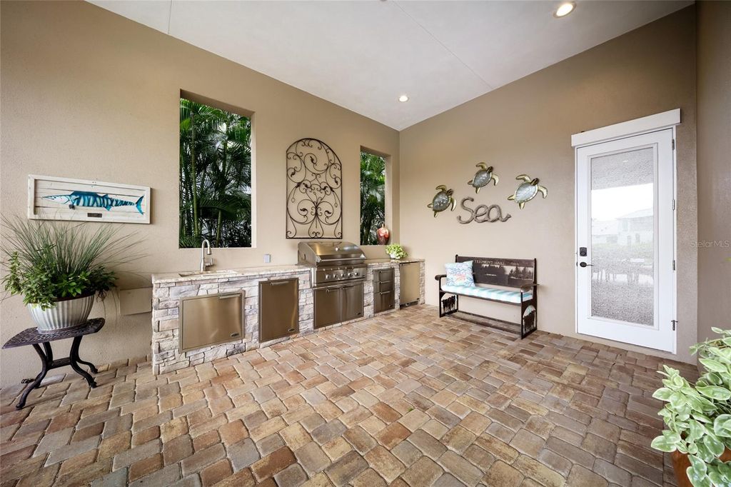 Image 57 of property listing at 613 REGATTA WAY, Bradenton, FL 34208