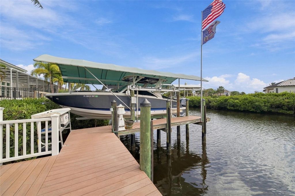 Image 69 of property listing at 613 REGATTA WAY, Bradenton, FL 34208