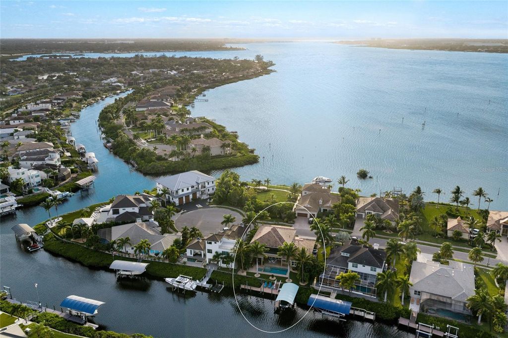 Image 75 of property listing at 613 REGATTA WAY, Bradenton, FL 34208