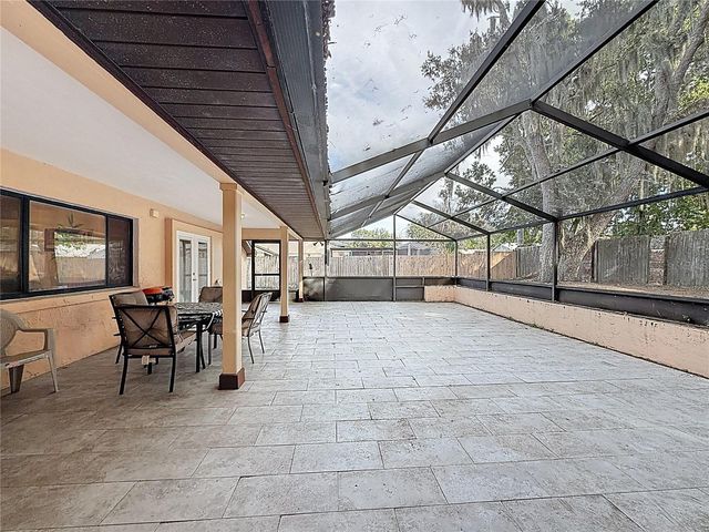 209 FIRST STREET, Tavares, FL 32778