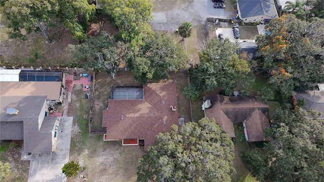 209 FIRST STREET, Tavares, FL 32778