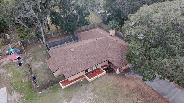209 FIRST STREET, Tavares, FL 32778