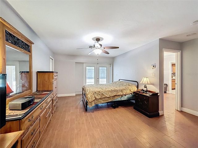 209 FIRST STREET, Tavares, FL 32778