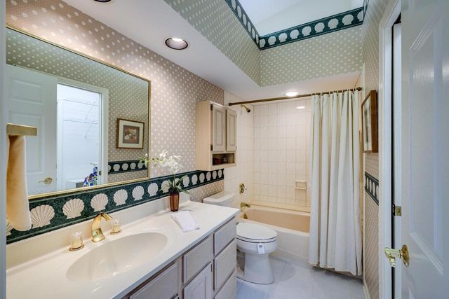 53 Golf Parkway, Madison, WI 53704
