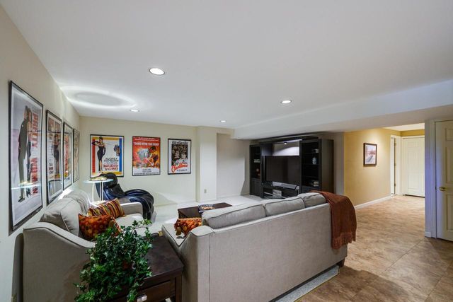 53 Golf Parkway, Madison, WI 53704