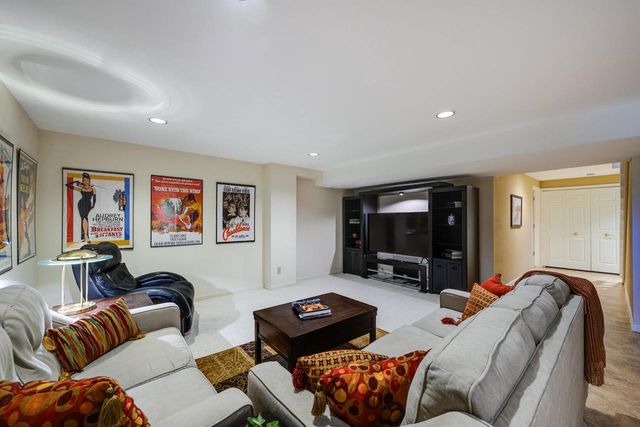 53 Golf Parkway, Madison, WI 53704