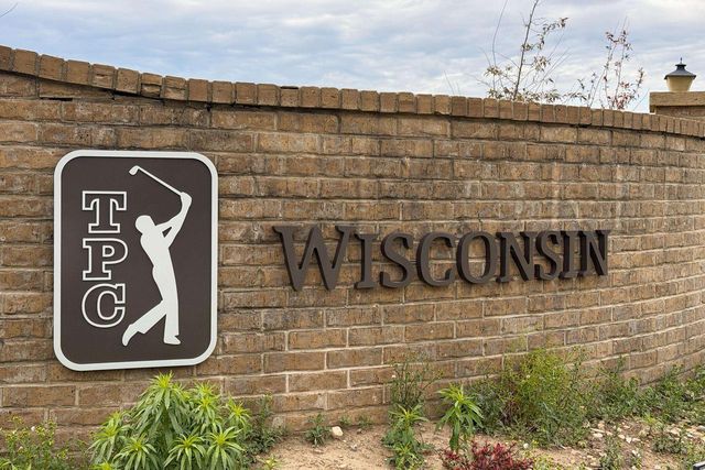 53 Golf Parkway, Madison, WI 53704