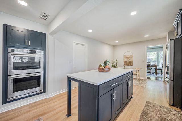 2801 5th Avenue, Fort Worth, TX 76110