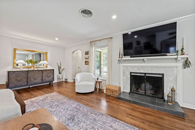 2801 5th Avenue, Fort Worth, TX 76110