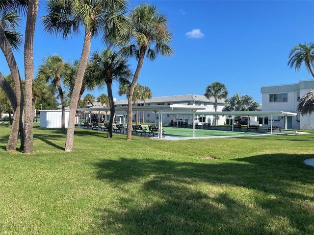 5287 81ST STREET N 12, St Petersburg, FL 33709
